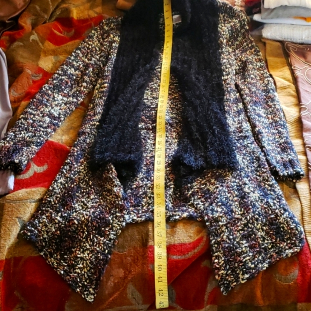 sweater - Picture 5 of 5